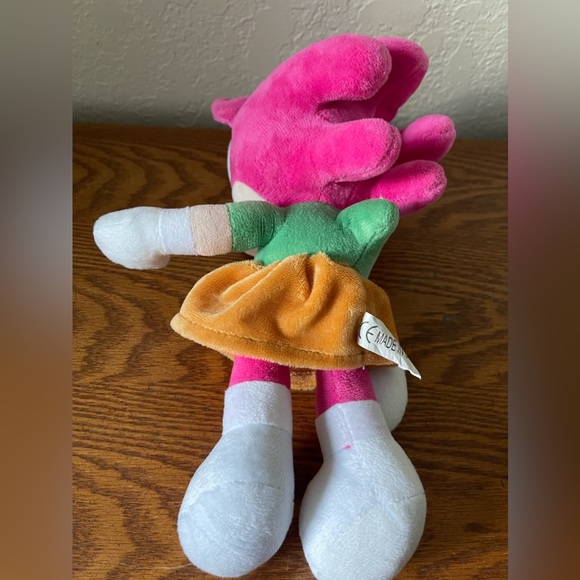 Classic Sonic the Hedgehog Amy 8" Plush HEDGEHOG TOY - Picture 4 of 4